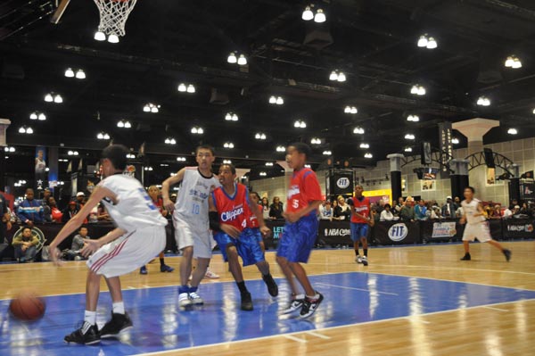 2200立式全自动中空玻璃封胶线(图1)